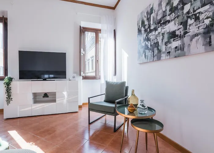 The Best Rent - Four-Room Apartment A Few Steps From The Trevi Fountain
